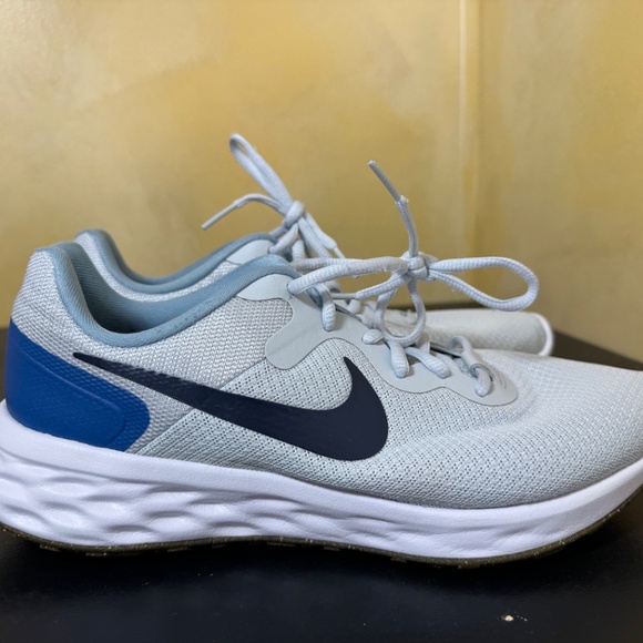 NIKE Running Shoes Mens Size 8.5 Revolution 6 Next Nature Pure platinum Thunder - Picture 2 of 9